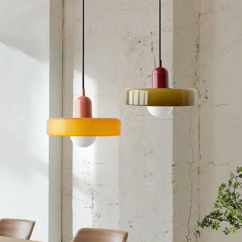 Farverig Glashængelampe med Moderne Bauhaus-Design