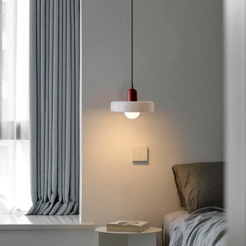 Farverig Glashængelampe med Moderne Bauhaus-Design