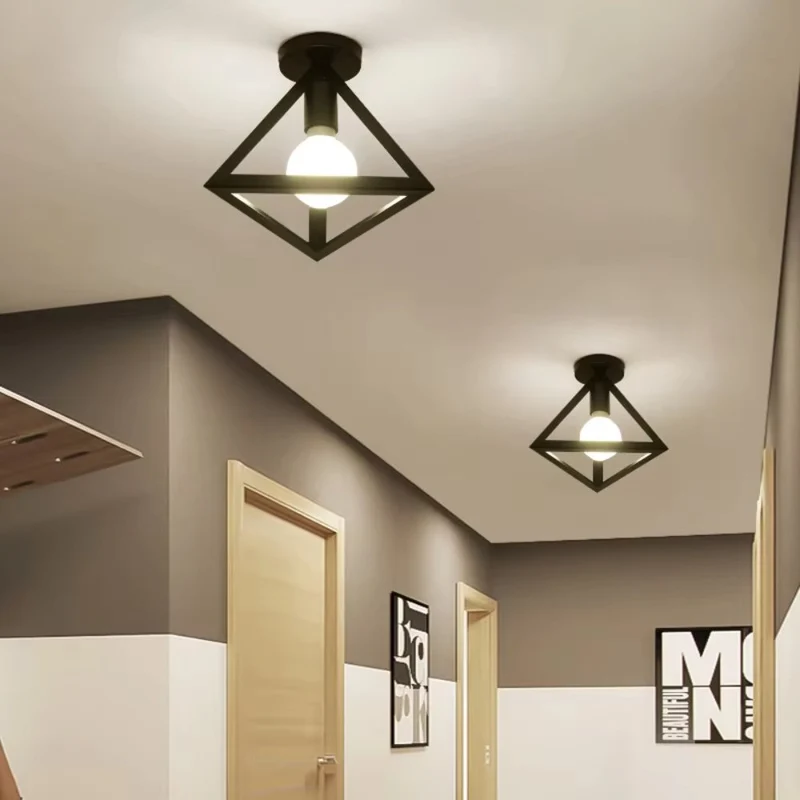 Triangulo Lampe - Geometrisk Design med Varmt Lys
