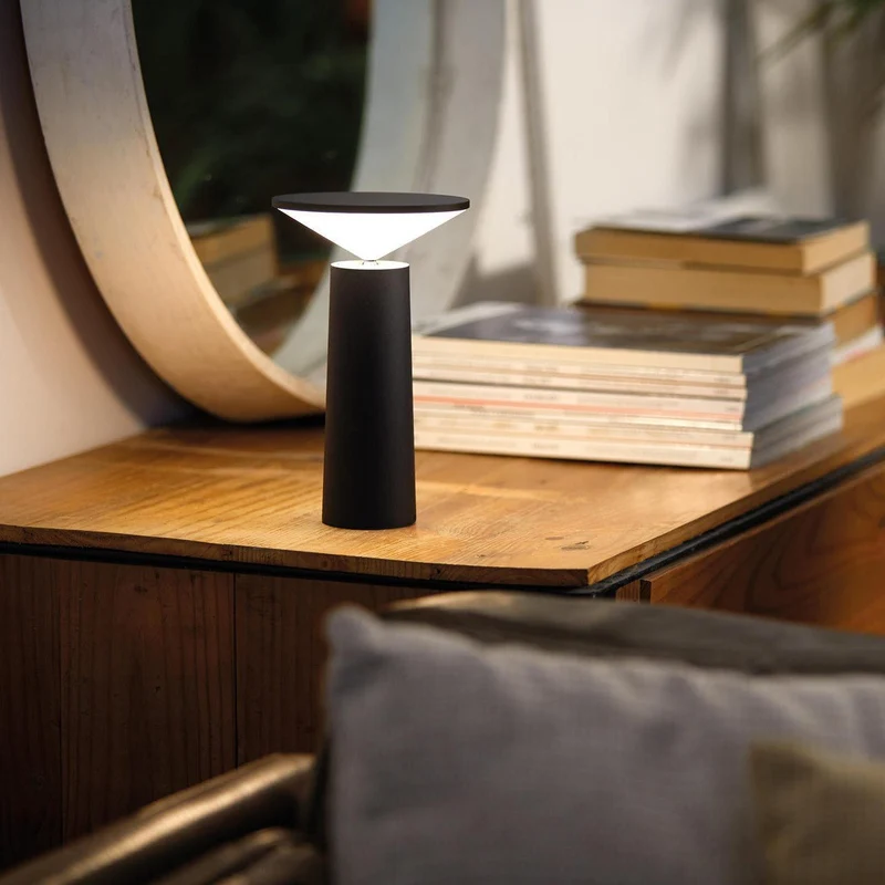 TriFlex LED-bordlampe - Fleksibel belysning til ethvert rum