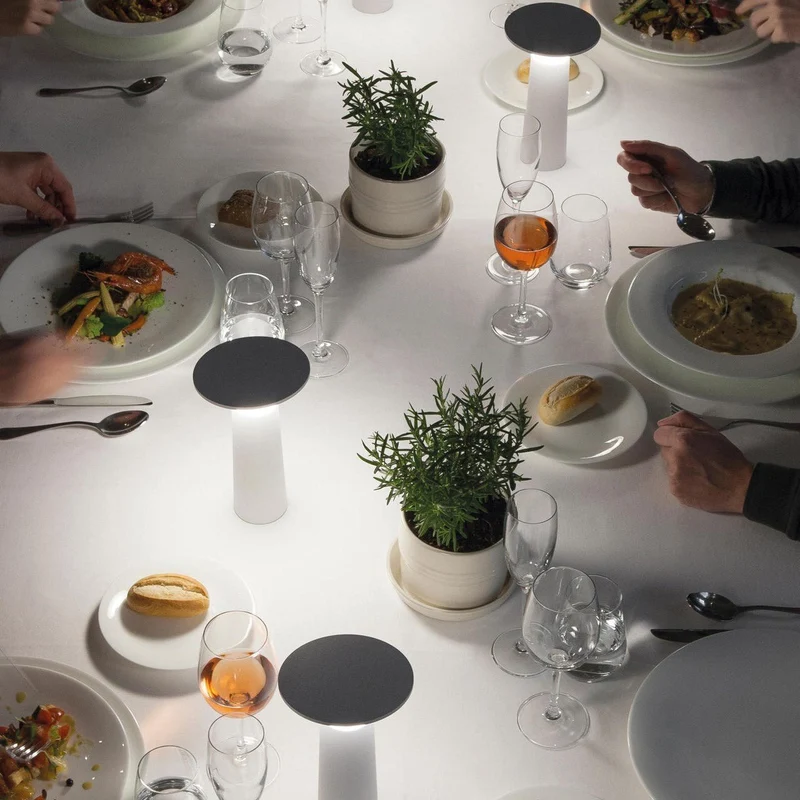 TriFlex LED-bordlampe - Fleksibel belysning til ethvert rum