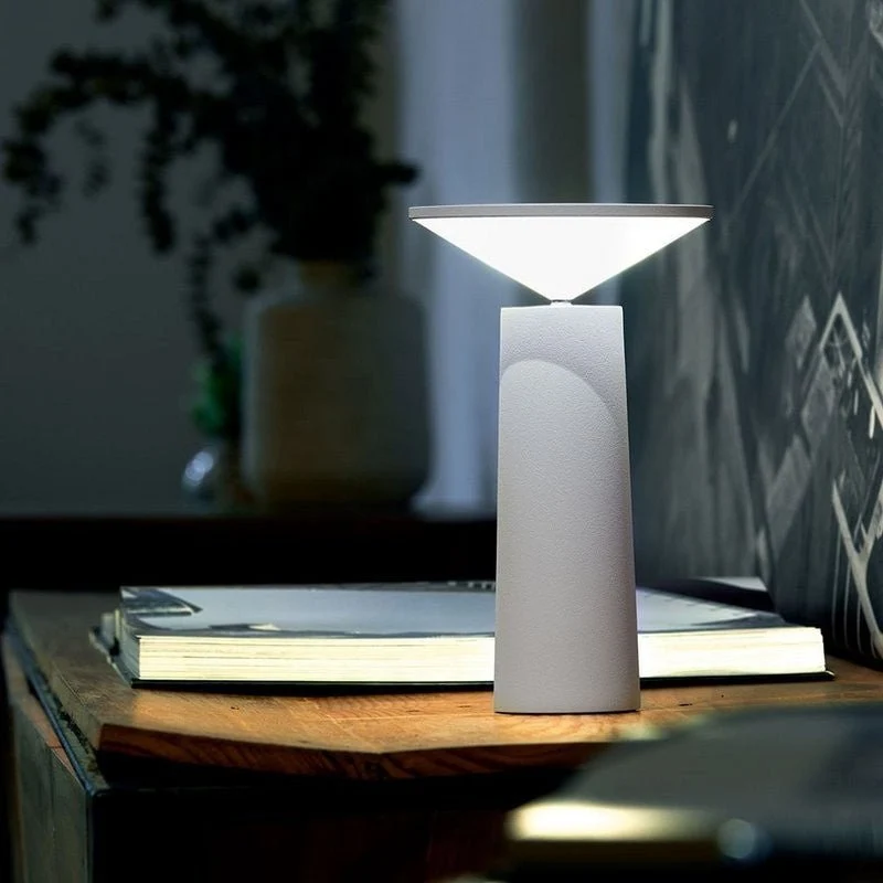 TriFlex LED-bordlampe - Fleksibel belysning til ethvert rum