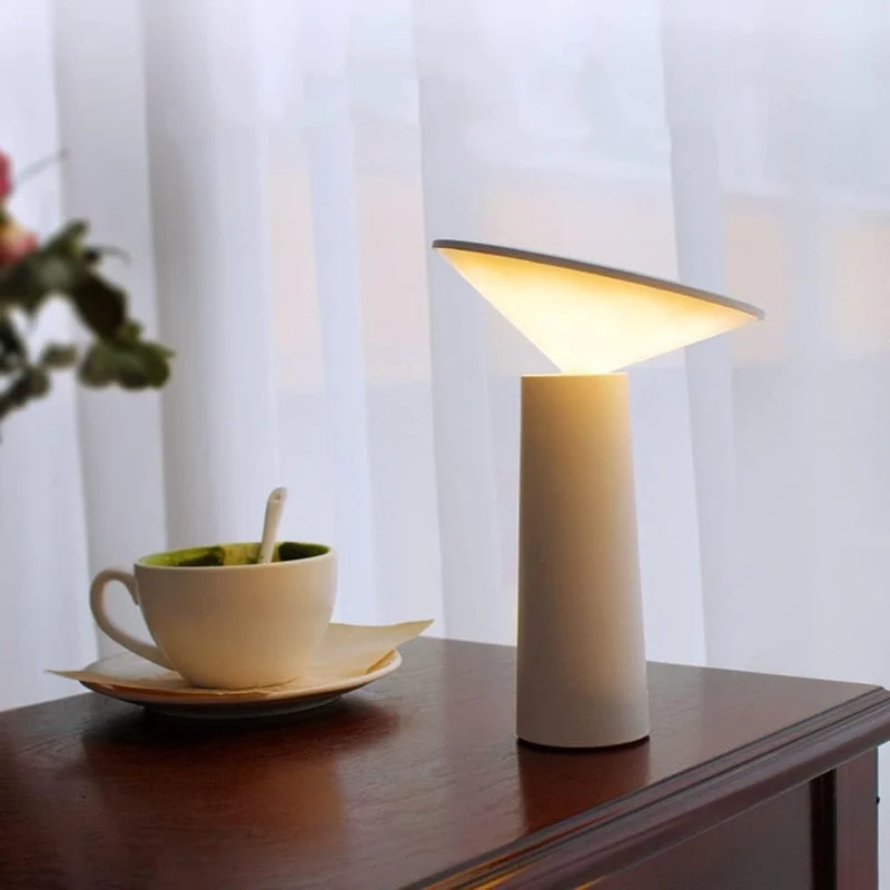 TriFlex LED-bordlampe - Fleksibel belysning til ethvert rum