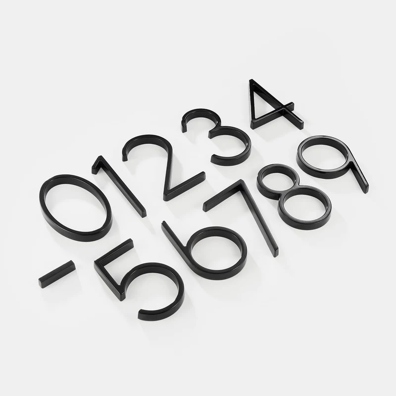 Moderne sorte husnumre i zink med flydende design