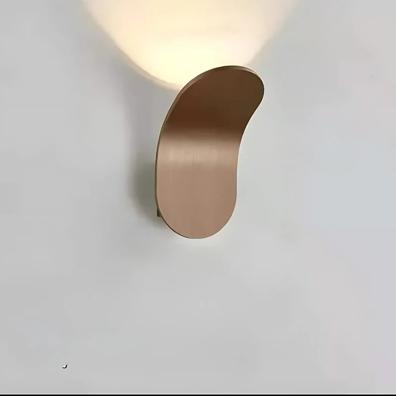 Stilfuld væglampe med integreret LED og moderne design