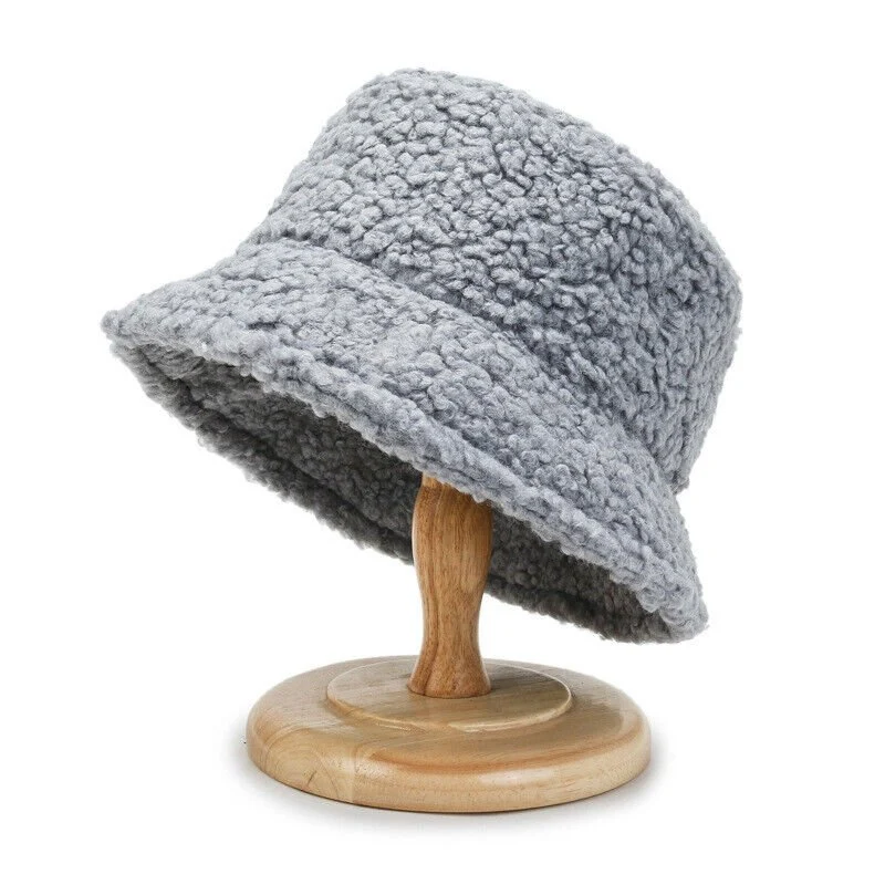 Stilfuld Teddy Bucket Hat til Varme Vinterdage i Uld