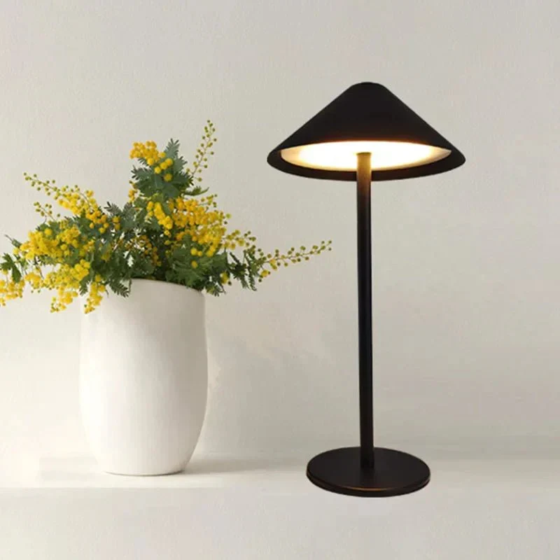 Stilfuld LED-skrivebordslampe med justerbar lysstyrke