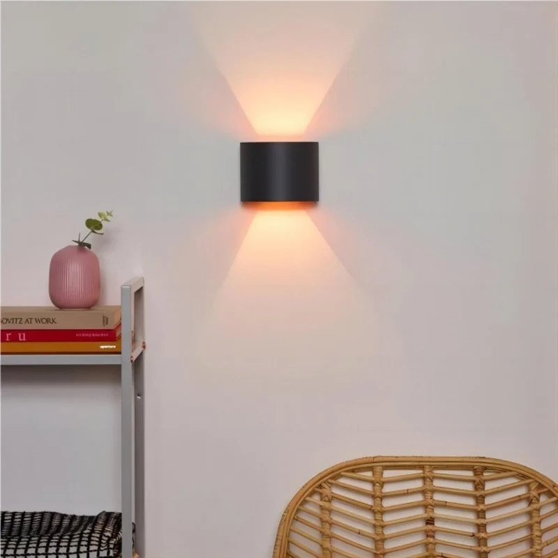 Moderne LED-væglampe i minimalistisk design – Energisparende
