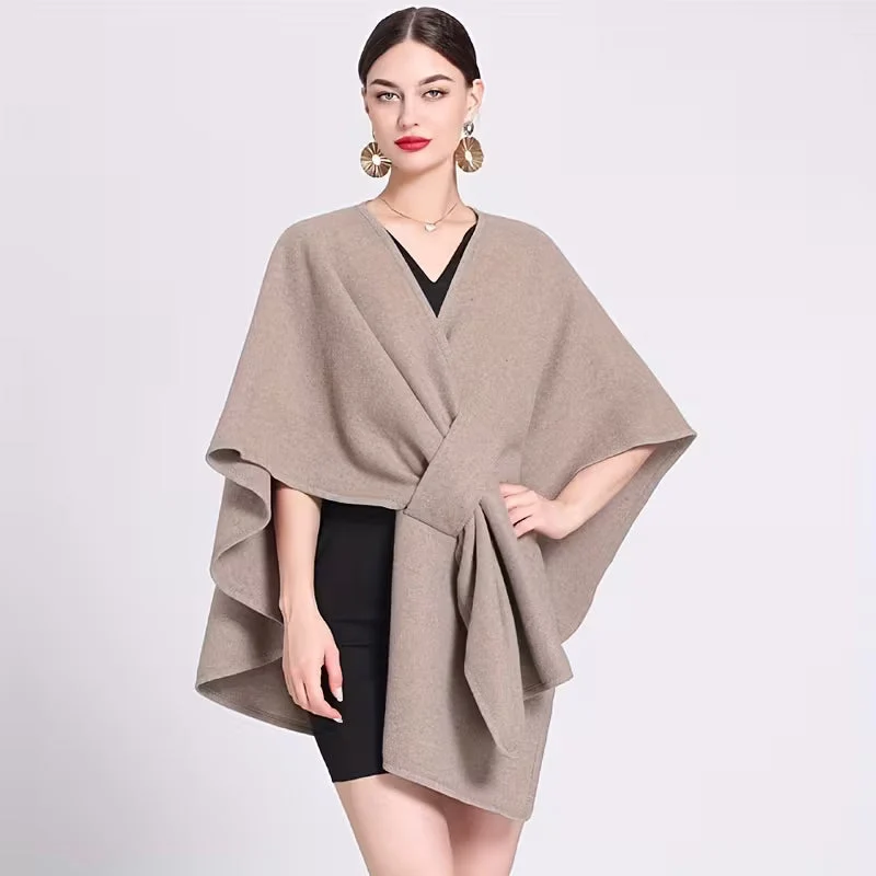Elegant Poncho til Kvinder - Varm og Vindafvisende