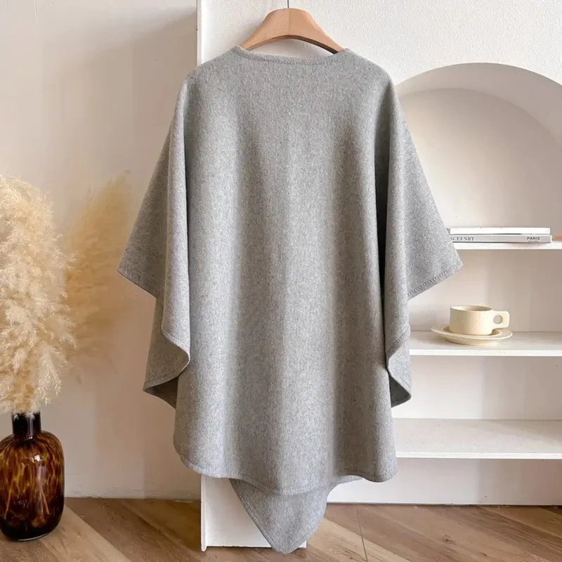 Elegant Poncho til Kvinder - Varm og Vindafvisende