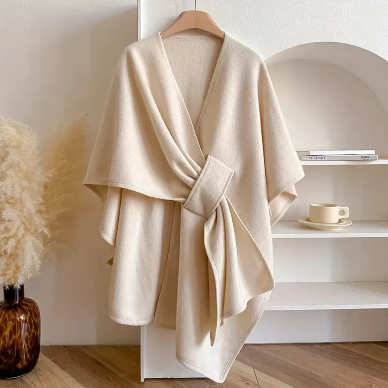 Elegant Poncho til Kvinder - Varm og Vindafvisende