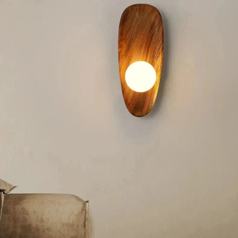Væglampe i Naturtræ - Skab Hygge med Bæredygtigt Design