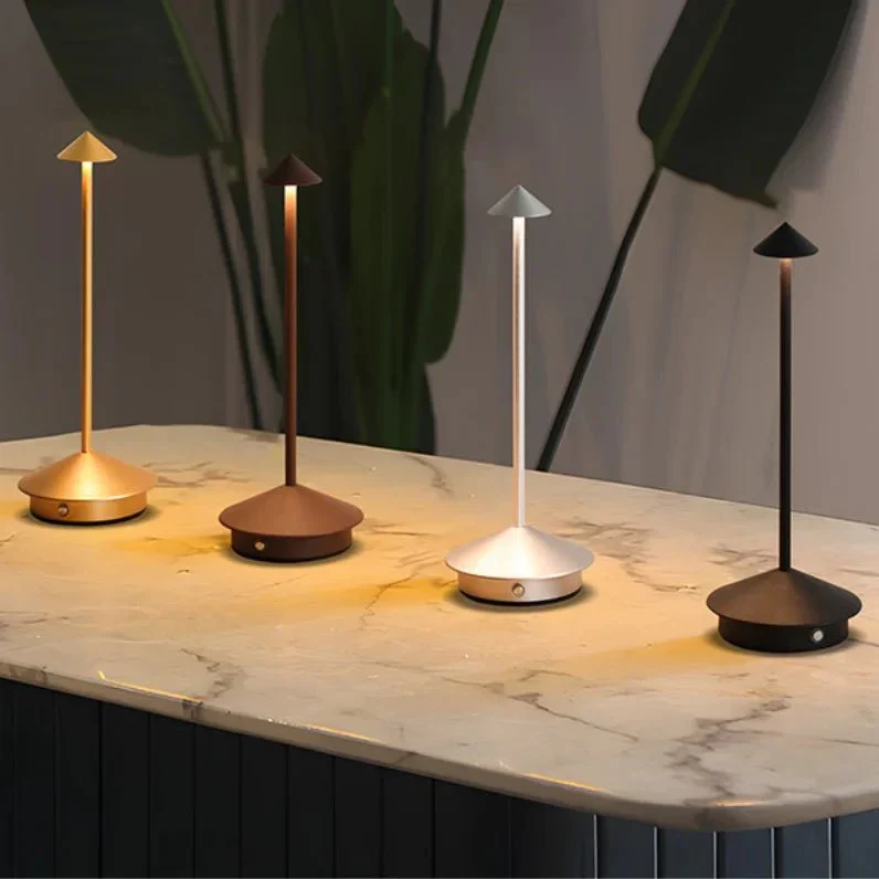 Elegant USB-bordlampe med berøringsfunktion og dæmpbart lys