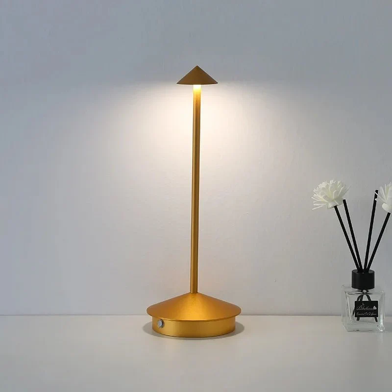Elegant USB-bordlampe med berøringsfunktion og dæmpbart lys