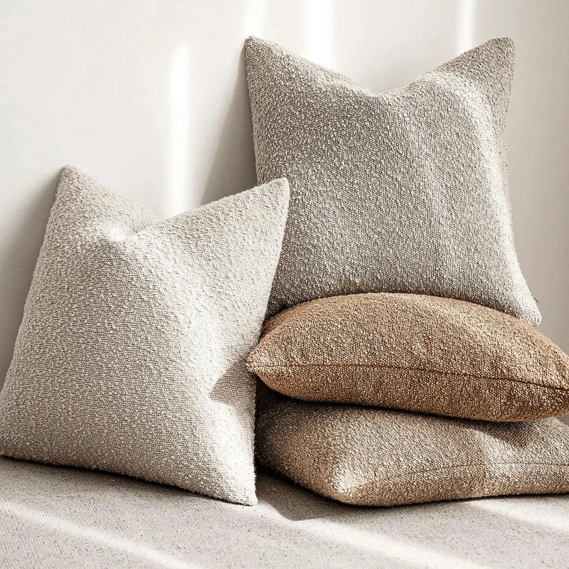 Elegant pudebetræk i tidløst design til sofa og seng