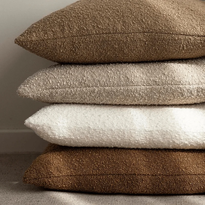 Elegant pudebetræk i tidløst design til sofa og seng