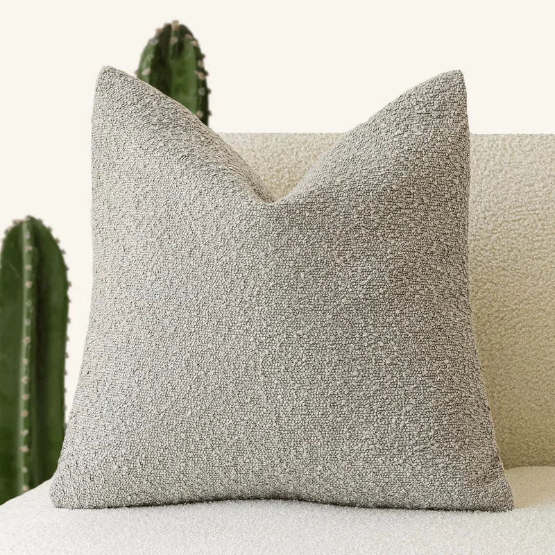 Elegant pudebetræk i tidløst design til sofa og seng