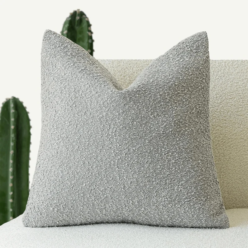 Elegant pudebetræk i tidløst design til sofa og seng