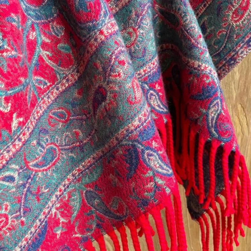 Stilfuld Paisley Dametørklæde i Blød Mikrofiber til Vinterdage