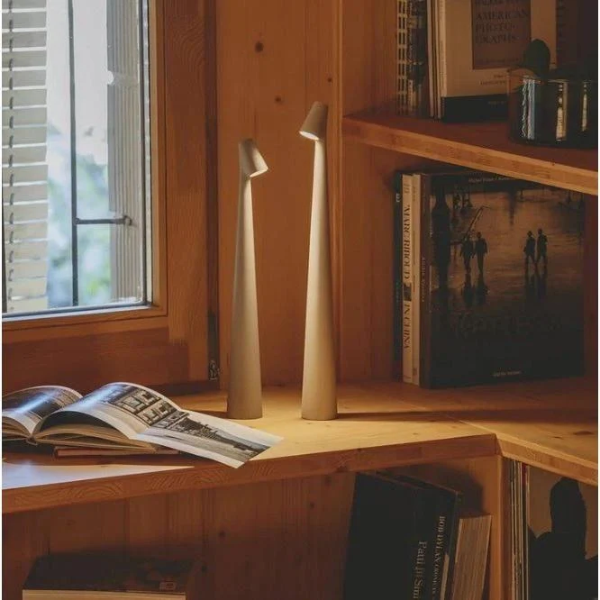 Trådløs LED Bordlampe – Stilrent Design & Fleksibel Belysning
