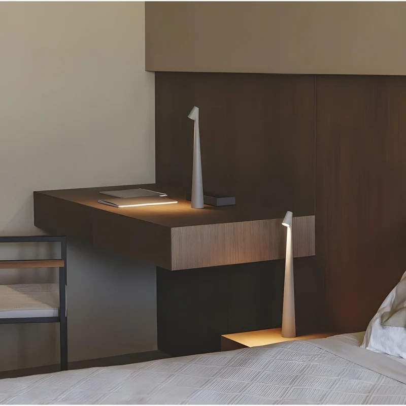 Trådløs LED Bordlampe – Stilrent Design & Fleksibel Belysning