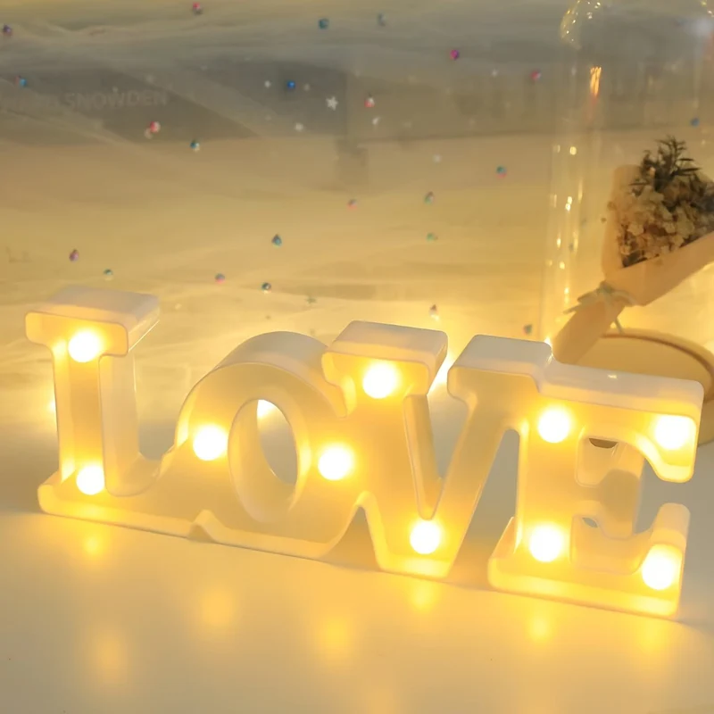 LED LOVE Skilt - Batteridrevet Lys til Romantisk Indretning