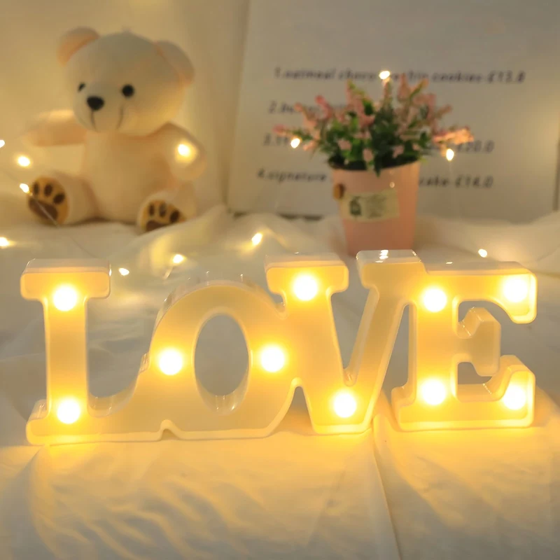LED LOVE Skilt - Batteridrevet Lys til Romantisk Indretning