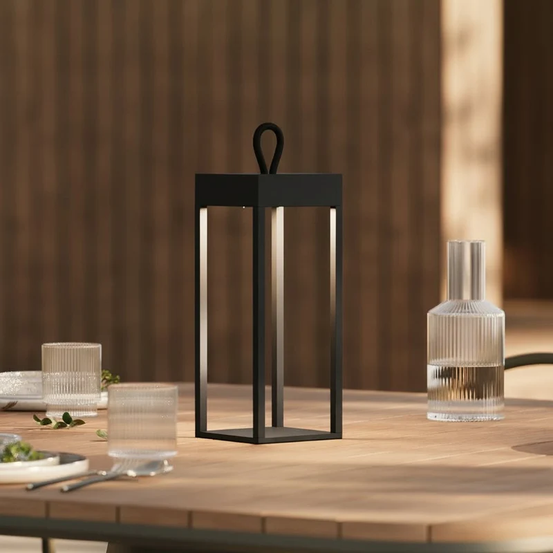 Bærbar LED Lanterne: Justerbar Lys til Terrasse & Have