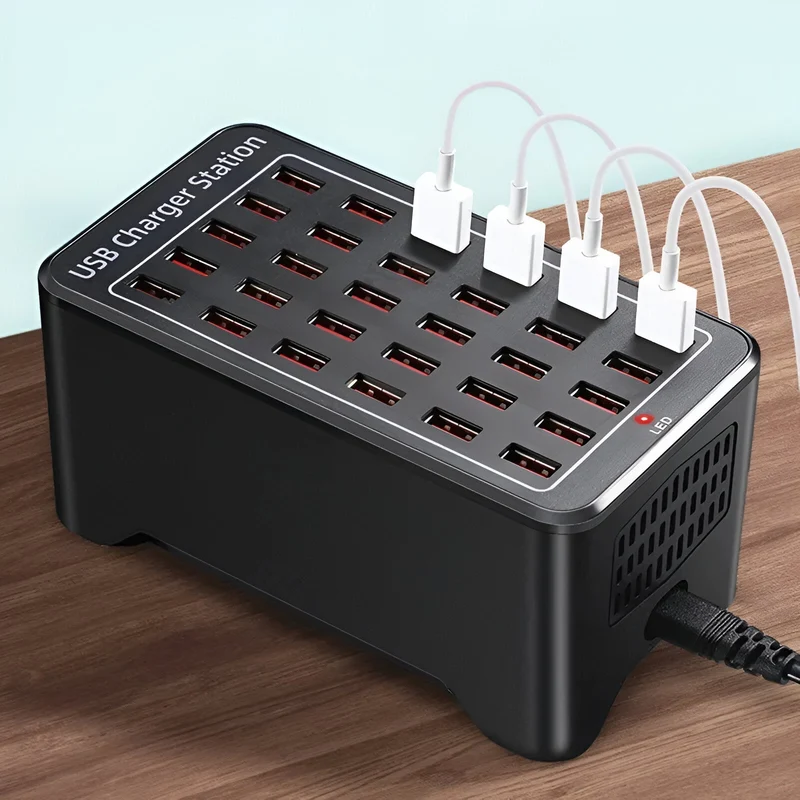 Effektiv USB-ladestation med 30 porte til alle enheder