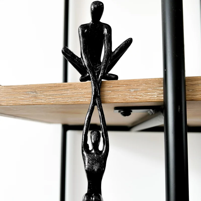 Moderne Par Skulptur til Hylder – Stilren og Unik Dekoration