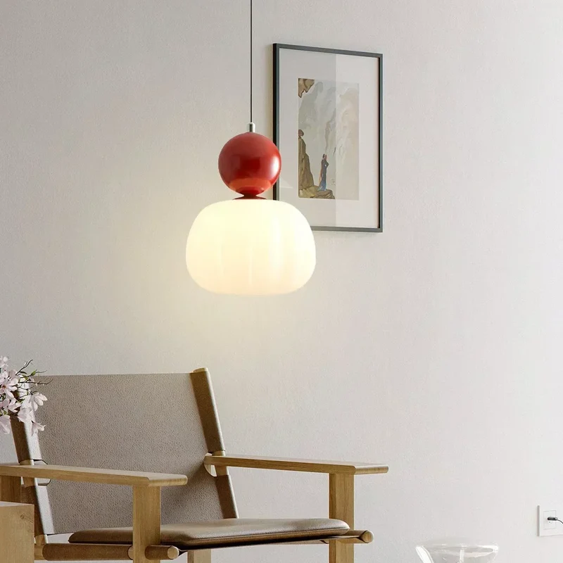 Elegant Pendel i Art Deco Stil med Blød Belysning