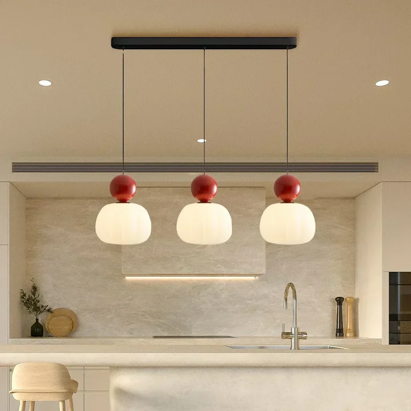Elegant Pendel i Art Deco Stil med Blød Belysning