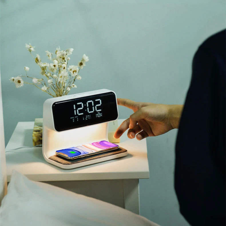 Natlampe med Trådløs Oplader – Smart og Pladsbesparende