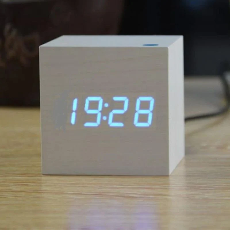 Digitalt Bordur i Trælook med Minimalistisk Design