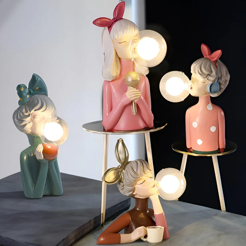 Unik Pige Bordlampe med Blød Glød og Kulturel Flair