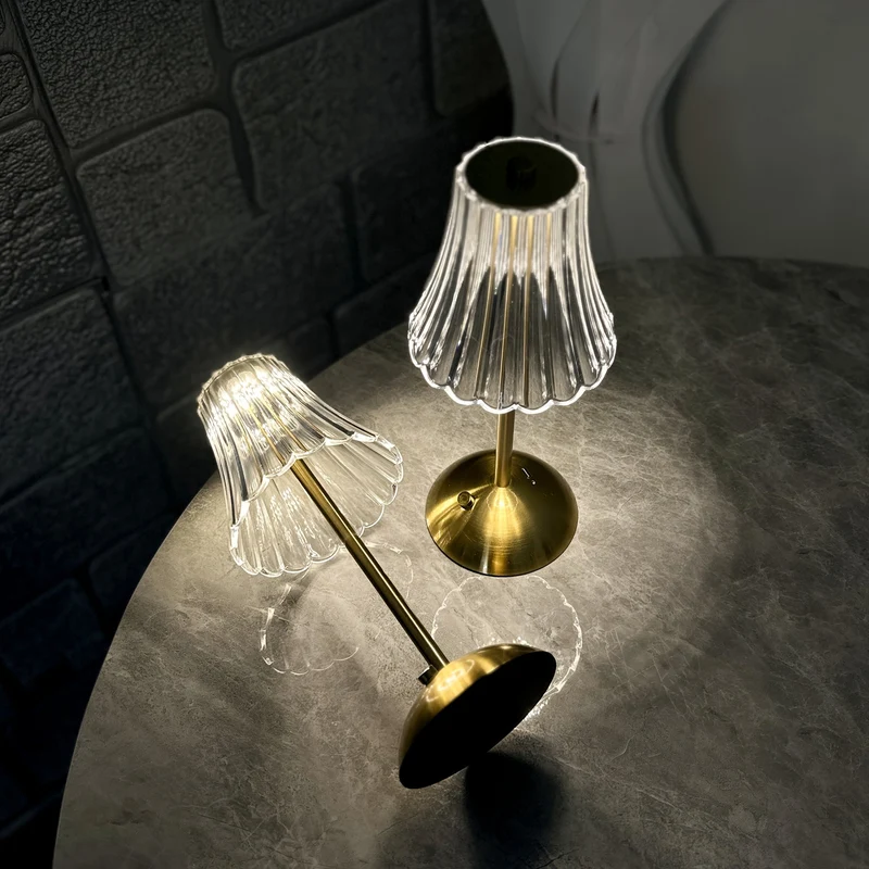 Elegant og Justerbar LED Bordlampe med Touch Sensor