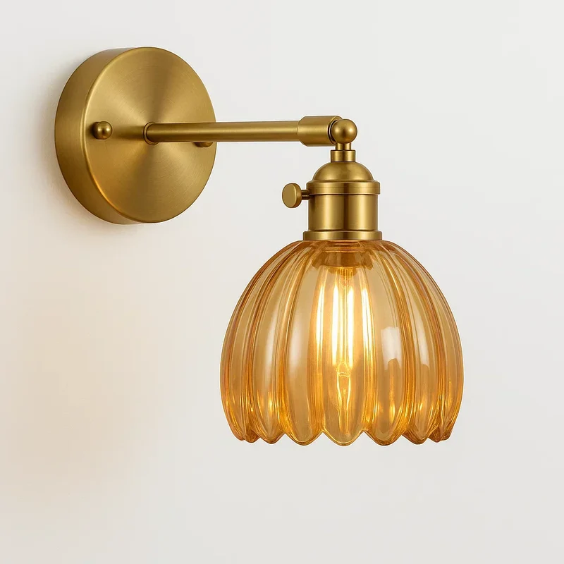 Elegant Væglampe i Glas – Vintage Design og Varmt Lys