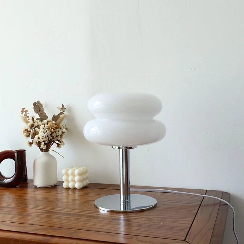 Italiensk Glasbordlampe – Moderne Design og Blødt Lys