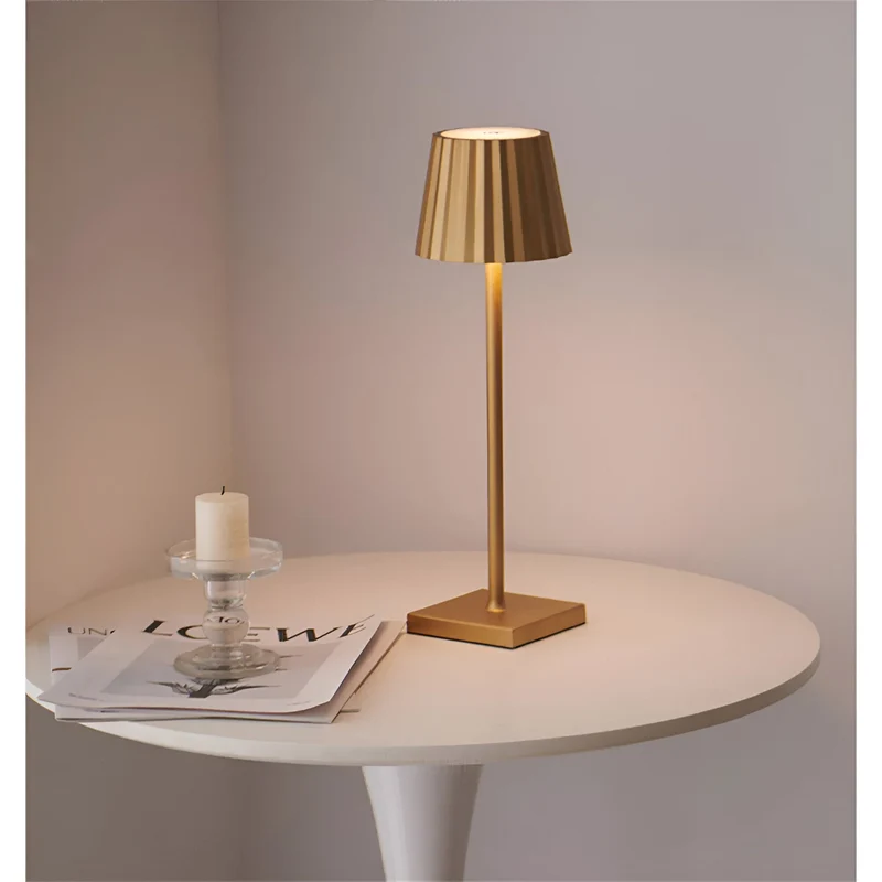 Ledningsfri LED Bordlampe med Touch-Dæmper og Moderne Design