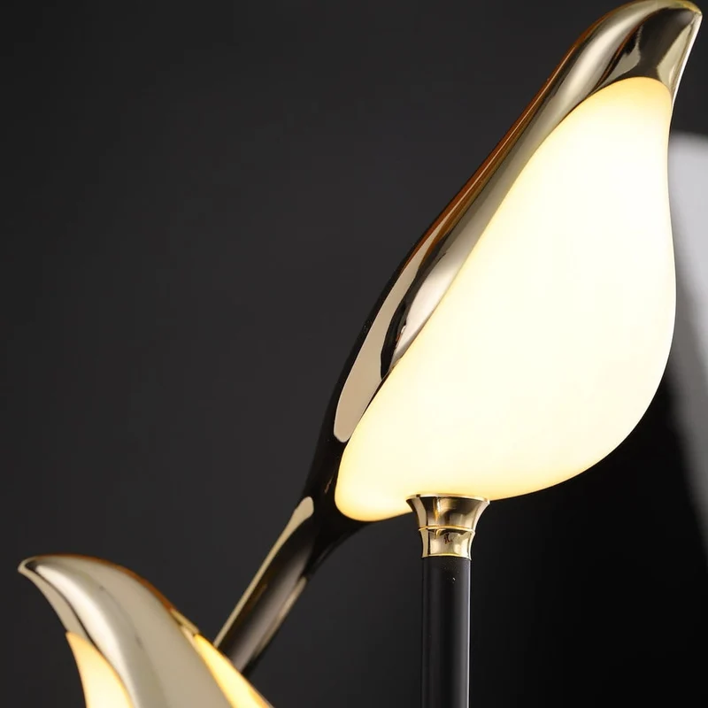 Stilfuld LED Bordlampe med Fugleform – Skab Hygge og Elegance