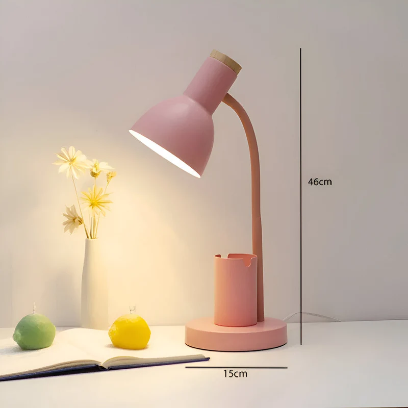 Nordisk Skrivebordslampe med LED og Praktisk Opbevaring
