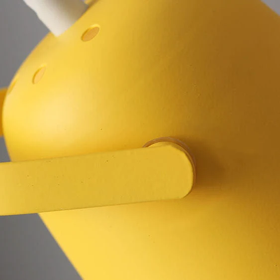 Moderne Bordlampe i Jern med Blødt Lys og Farverigt Design