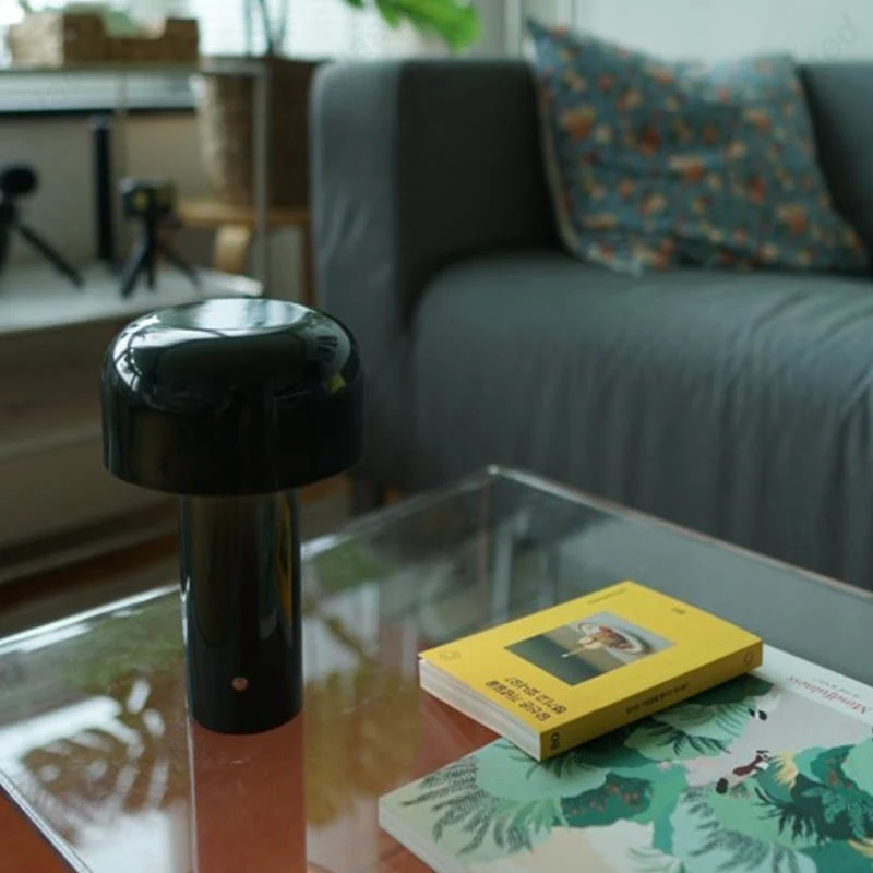 Bærbar LED Bordlampe med Touch & USB Opladning