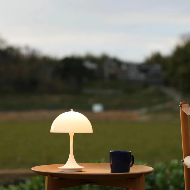 Opladelig Bordlampe med LED i Moderne Design