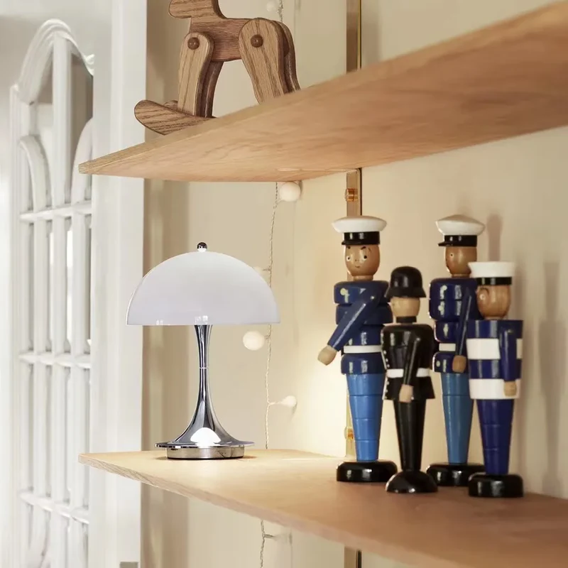 Opladelig Bordlampe med LED i Moderne Design