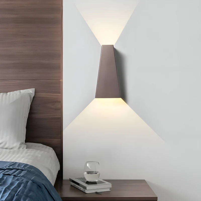 Elegant LED Væglampe - Minimalistisk Design med Op- og Nedlys