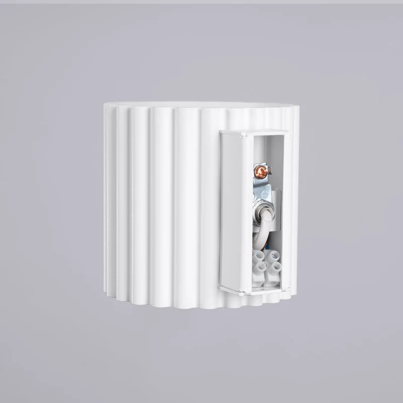 Moderne Hvid Væglampe med Flutes Design - Elegant Belysning