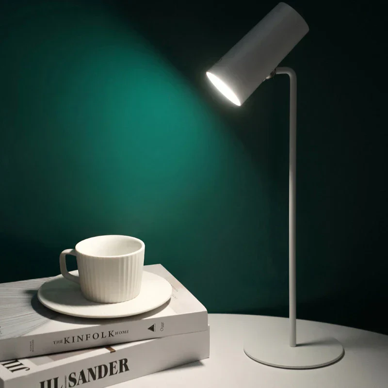Bærbar LED Bordlampe med Touch Dæmpning og Øjenvenligt Lys