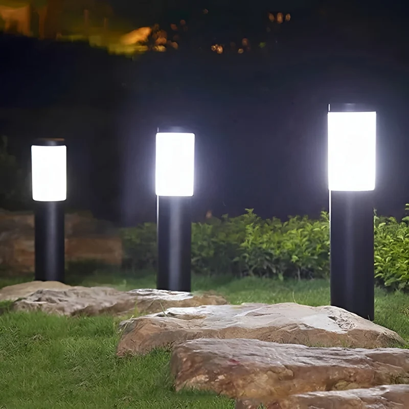 Elegant Udendørs Solcellelampe i Rustfrit Stål til Haven