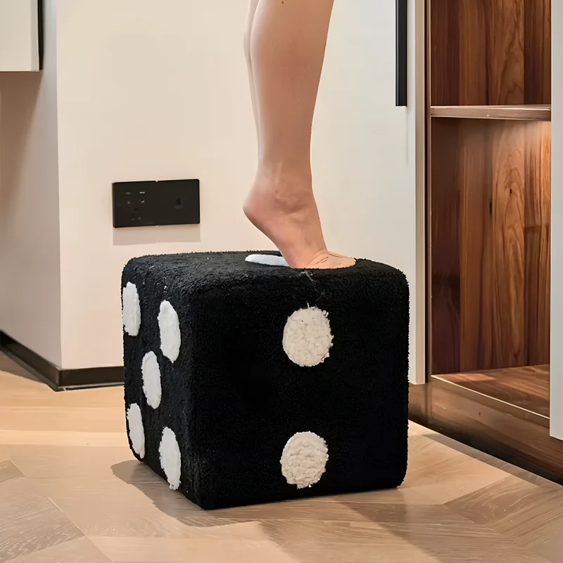 Elegant Velourkubepuf – Komfortabelt og Pladsbesparende Design